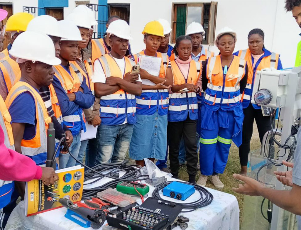 Relatório Técnico do Curso de Capacitação em Energias Renováveis e Uso Sustentável de Energia – Módulo IV no Centro de Pesquisa, Treinamento em Energias Renováveis e Produção Sustentável de Alimentos da Universidade Pedagógica de Maputo